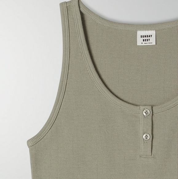 Aritzia - Sunday Best Dorthea Tank - Picture 5 of 13